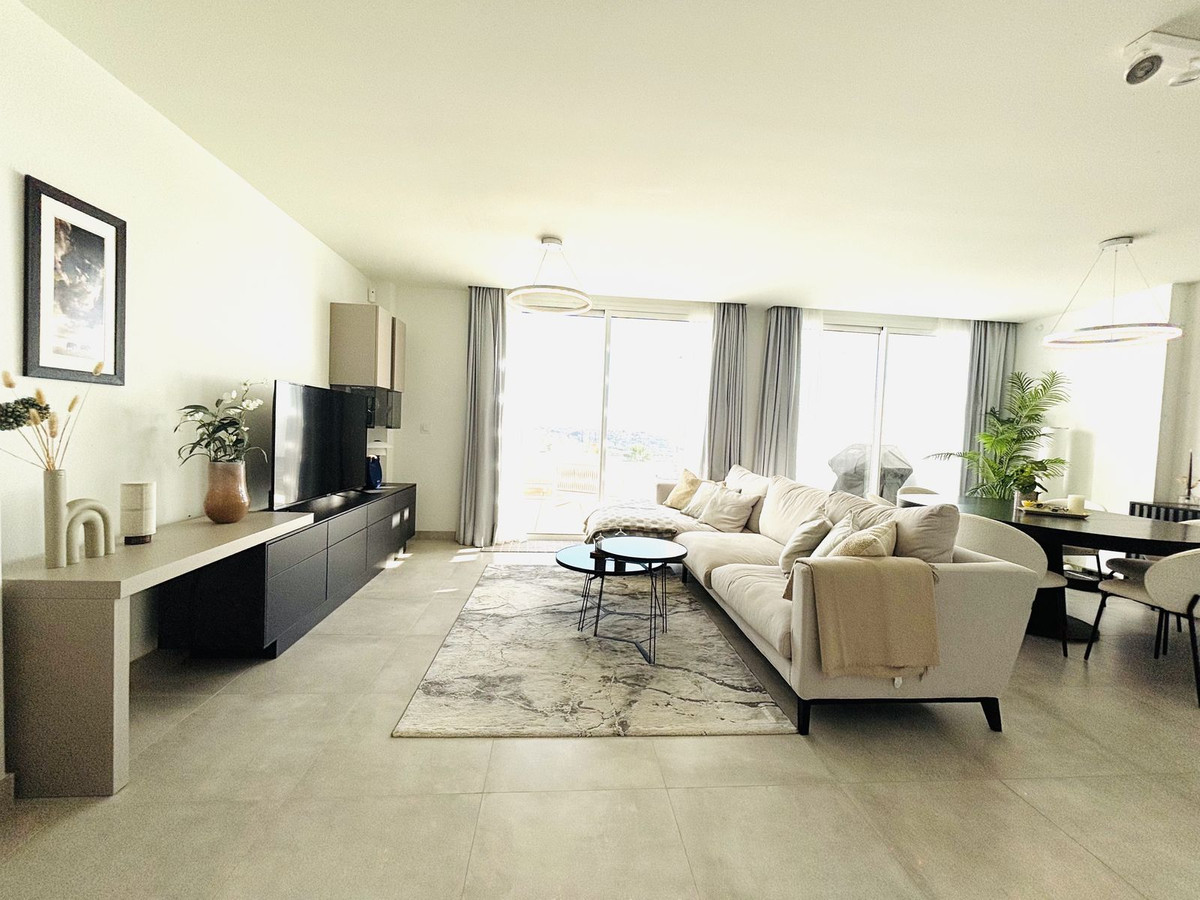 Te koop Middle Floor Apartment Costa Del Sol La Cala De Mijas € 729.000,-