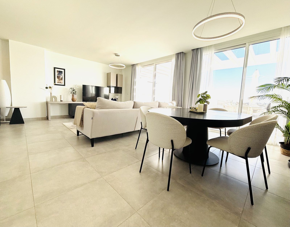 Te koop Middle Floor Apartment Costa Del Sol La Cala De Mijas € 729.000,-