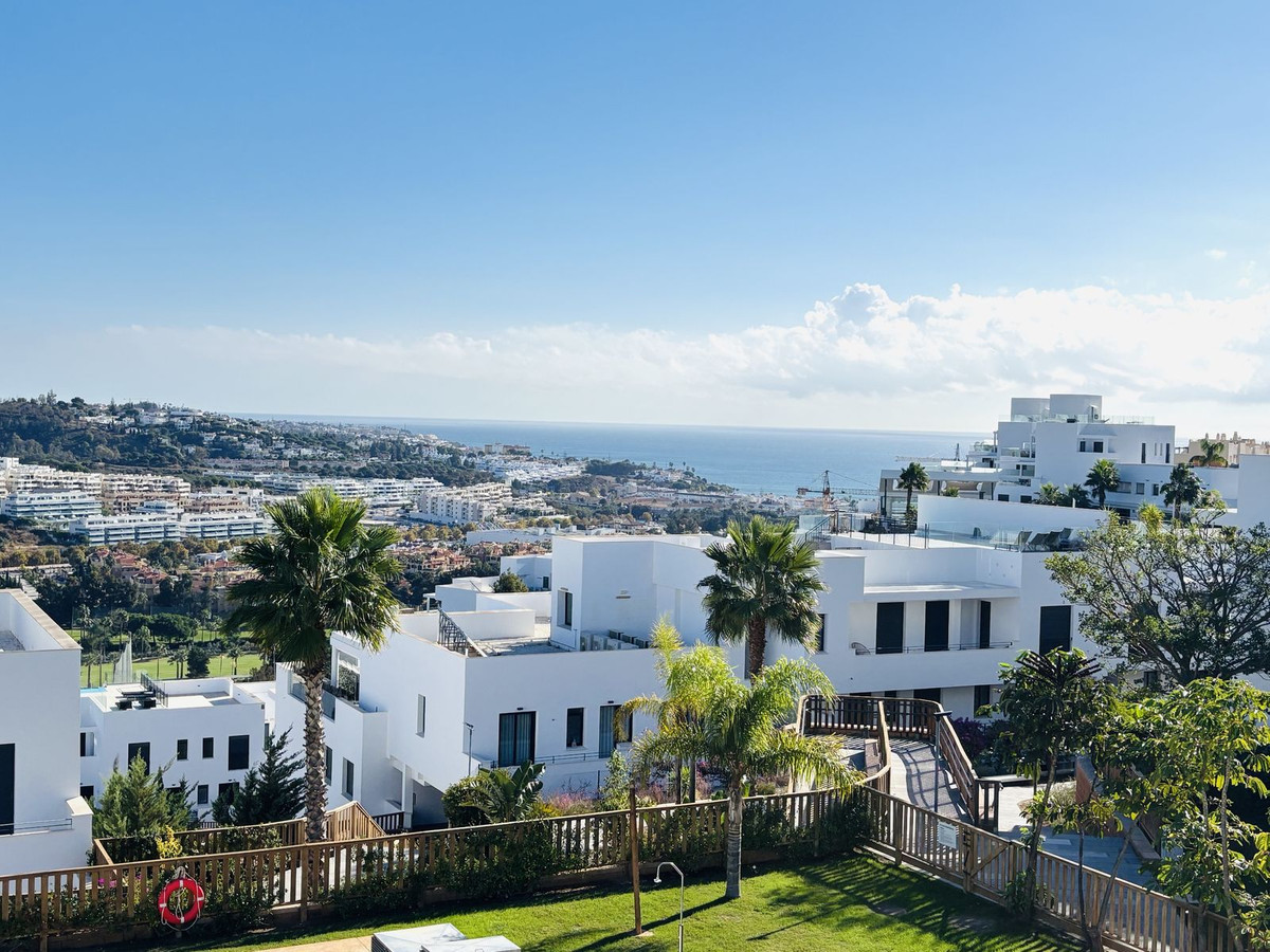 Te koop Middle Floor Apartment Costa Del Sol La Cala De Mijas € 729.000,-