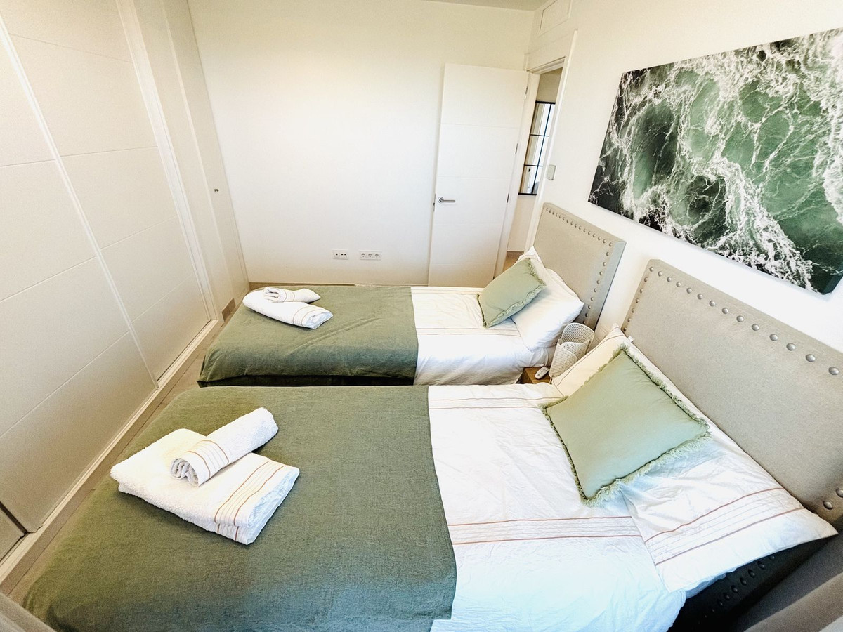 Te koop Middle Floor Apartment Costa Del Sol La Cala De Mijas € 729.000,-