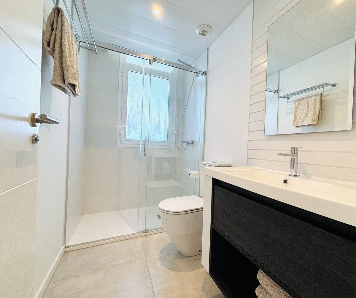 Te koop Middle Floor Apartment Costa Del Sol La Cala De Mijas € 729.000,-