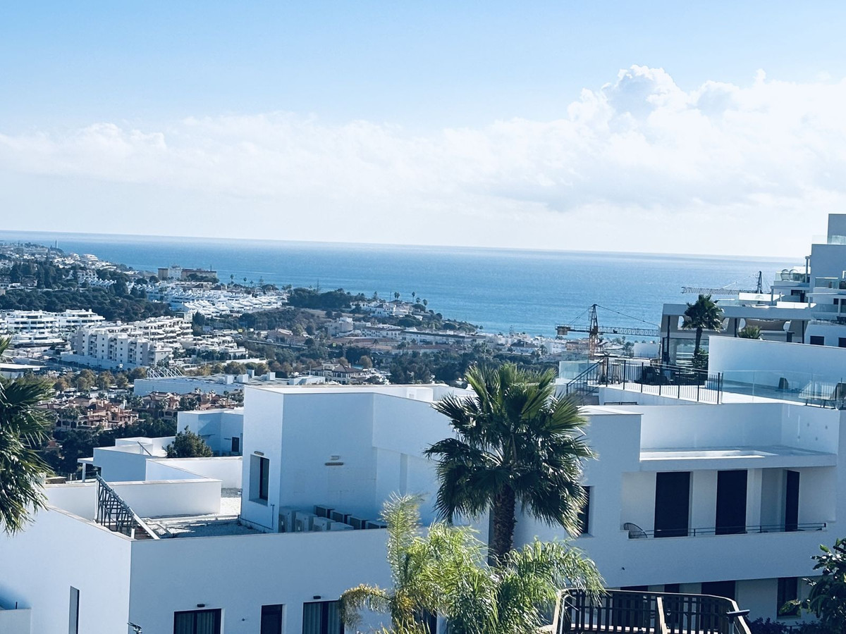 Te koop Middle Floor Apartment Costa Del Sol La Cala De Mijas € 729.000,-