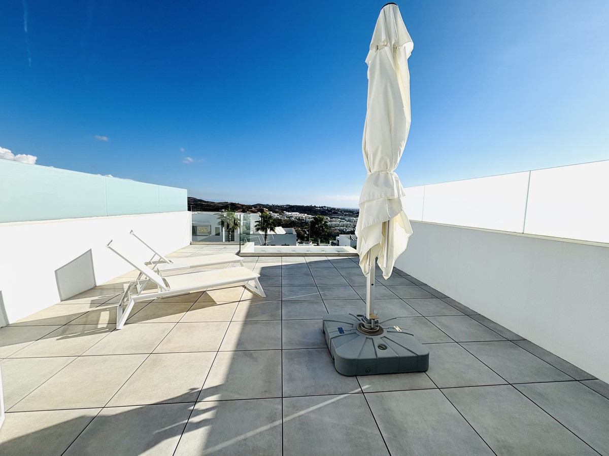 Te koop Middle Floor Apartment Costa Del Sol La Cala De Mijas € 729.000,-