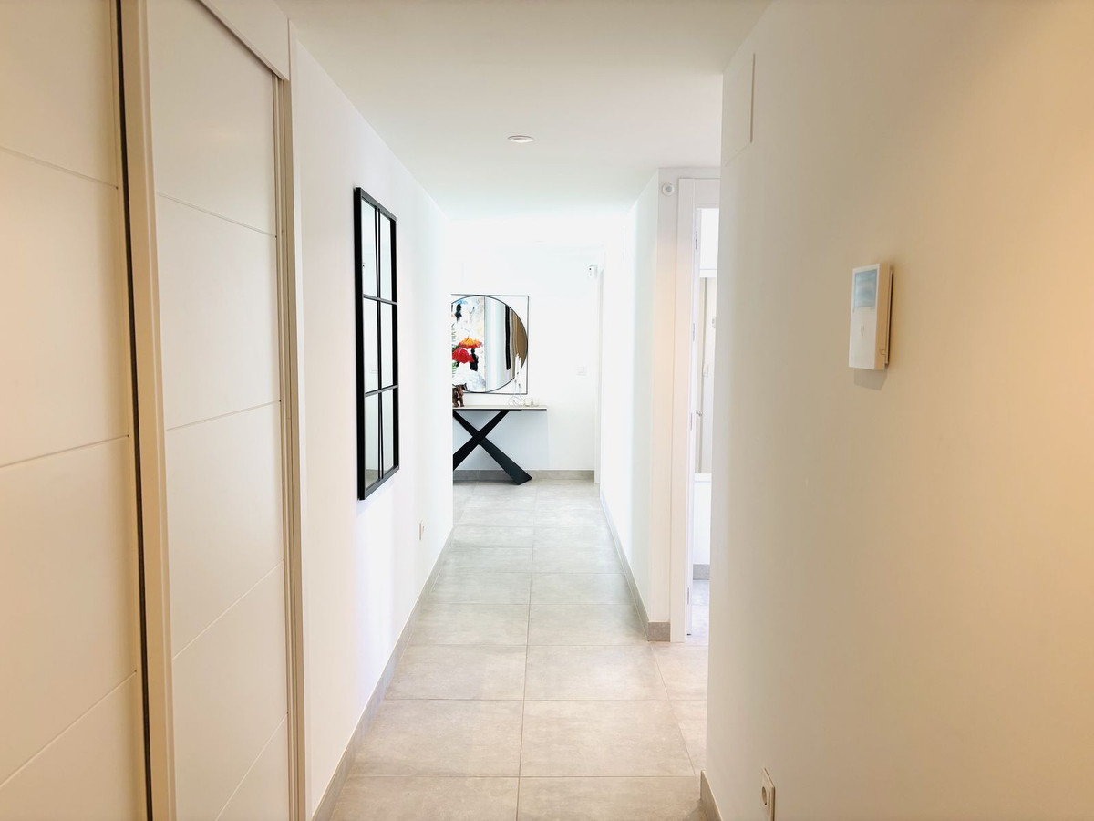 Te koop Middle Floor Apartment Costa Del Sol La Cala De Mijas € 729.000,-