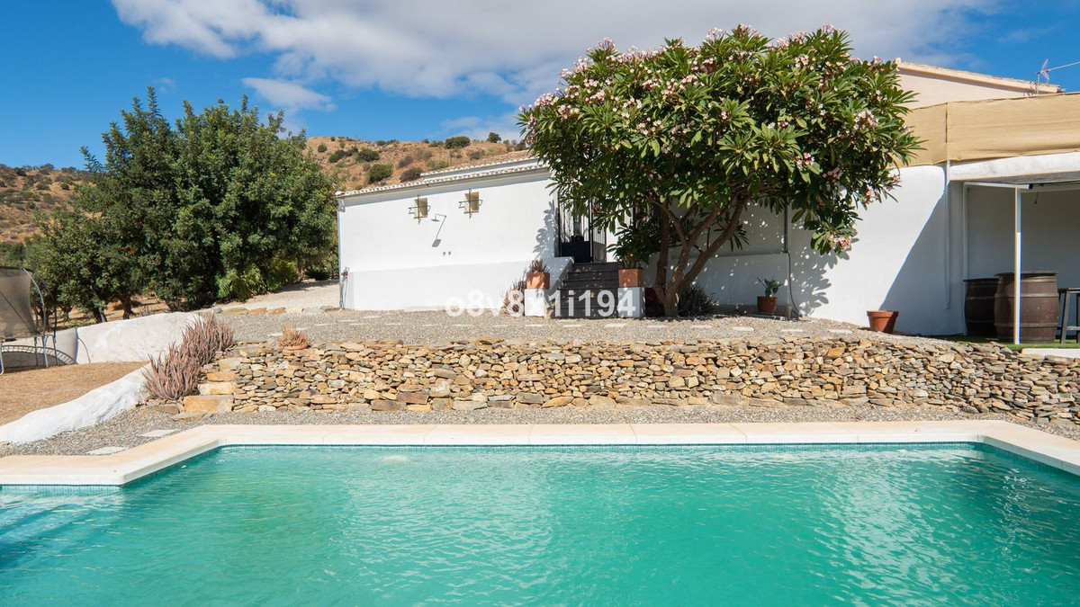 Te koop Finca - Cortijo Costa Del Sol Cártama € 650.000,-