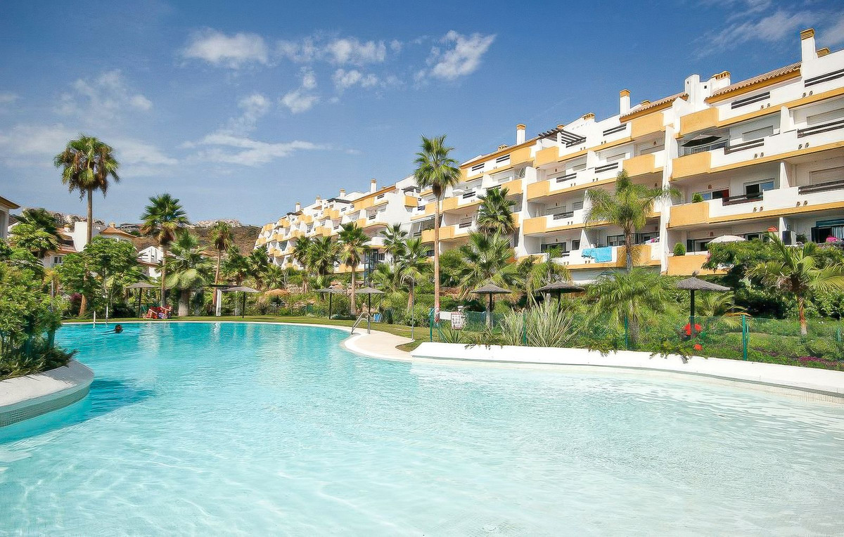 Te koop Middle Floor Apartment Costa Del Sol Calanova Golf € 280.000,-