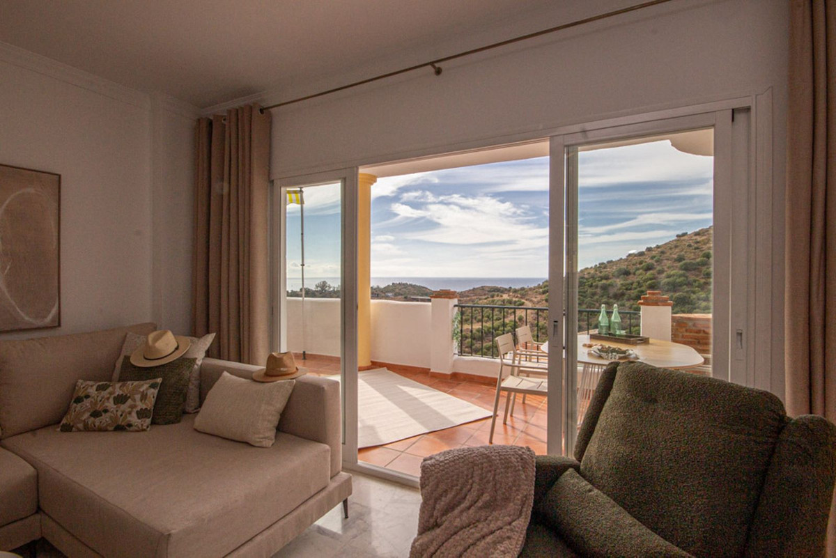 Te koop Middle Floor Apartment Costa Del Sol Calahonda € 499.000,-