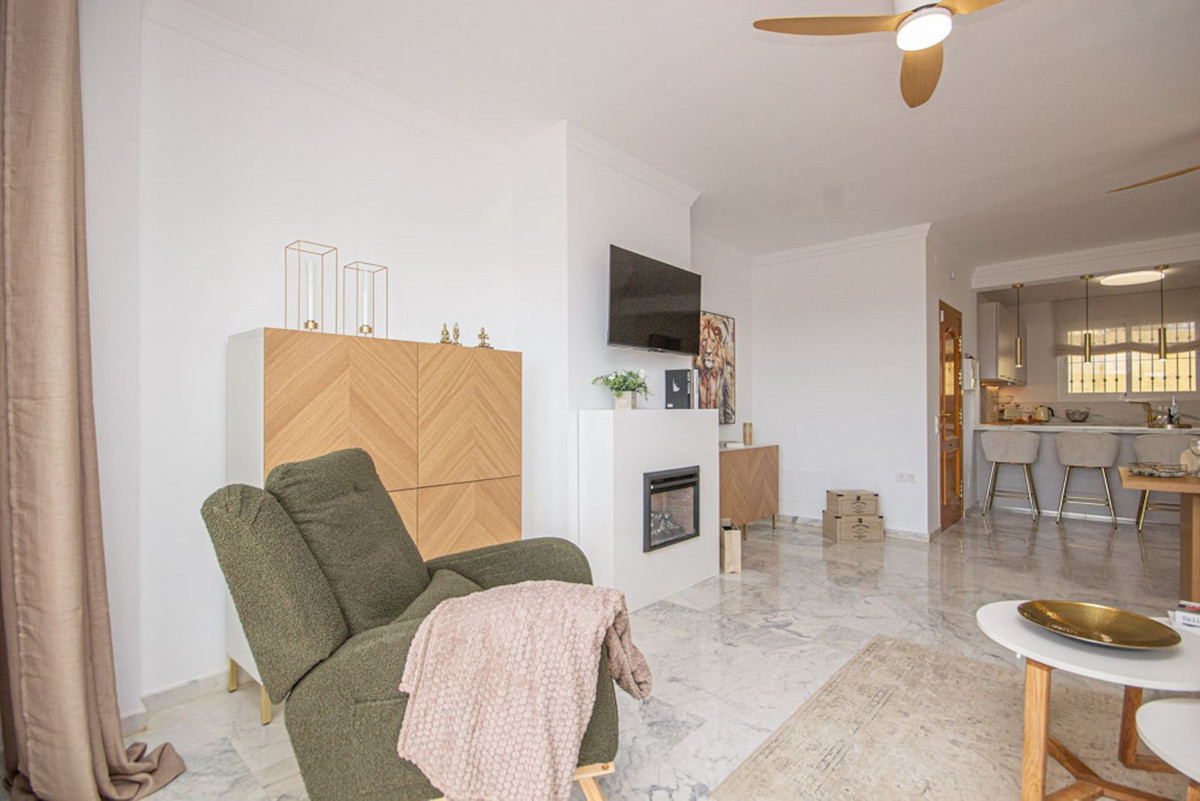 Te koop Middle Floor Apartment Costa Del Sol Calahonda € 499.000,-