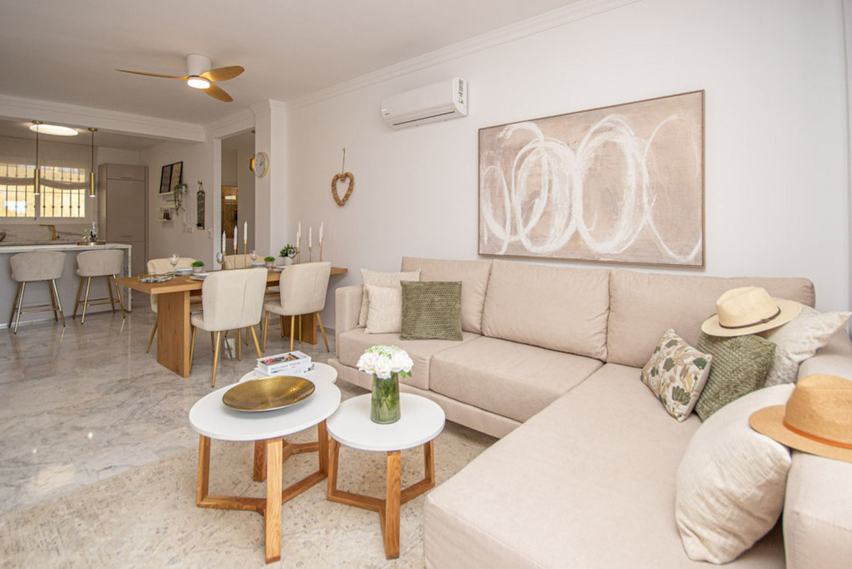 Te koop Middle Floor Apartment Costa Del Sol Calahonda € 499.000,-