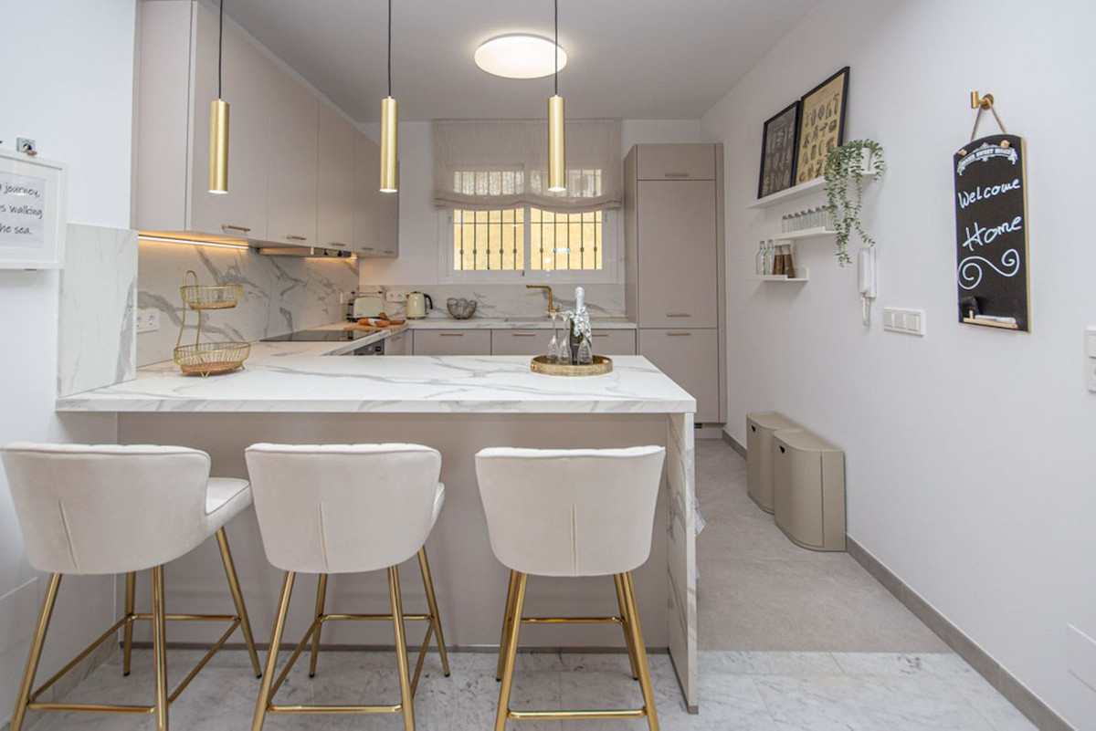 Te koop Middle Floor Apartment Costa Del Sol Calahonda € 499.000,-