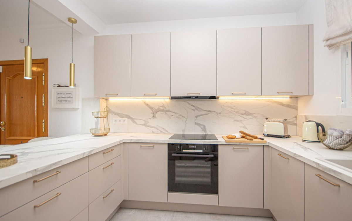 Te koop Middle Floor Apartment Costa Del Sol Calahonda € 499.000,-