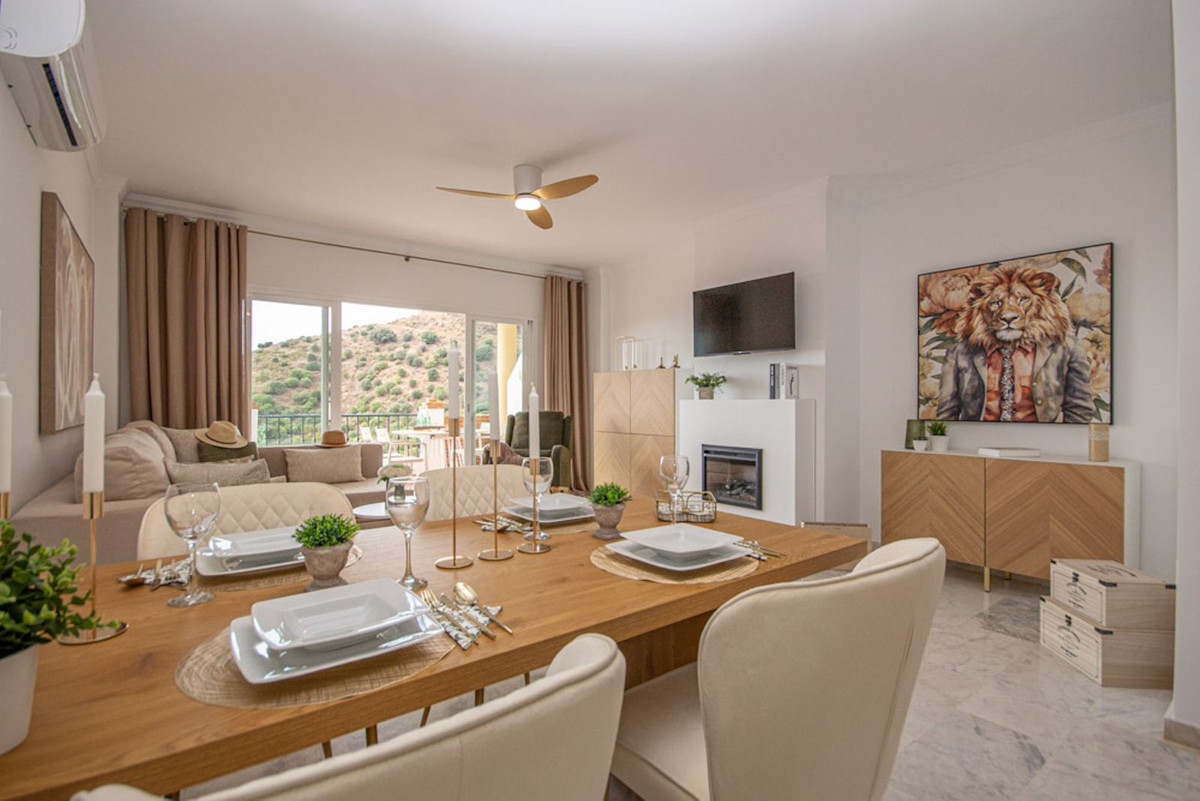 Te koop Middle Floor Apartment Costa Del Sol Calahonda € 499.000,-