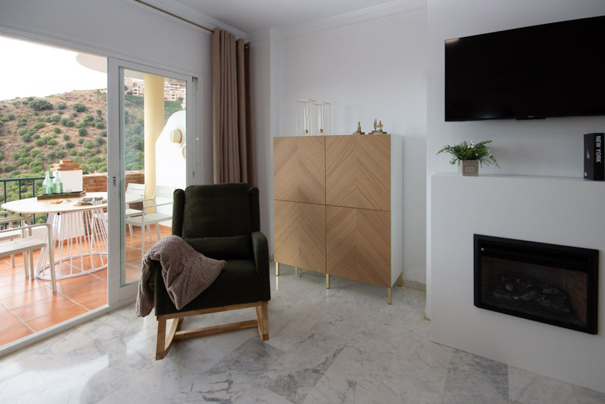 Te koop Middle Floor Apartment Costa Del Sol Calahonda € 499.000,-