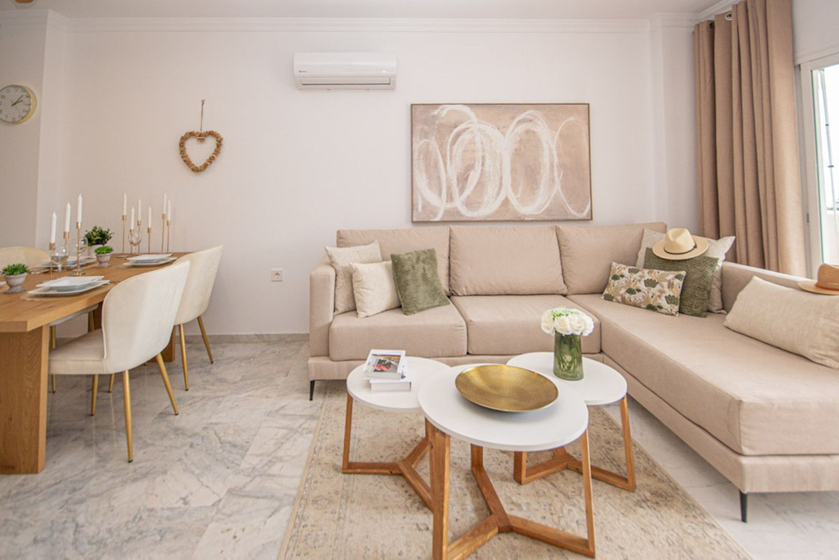 Te koop Middle Floor Apartment Costa Del Sol Calahonda € 499.000,-