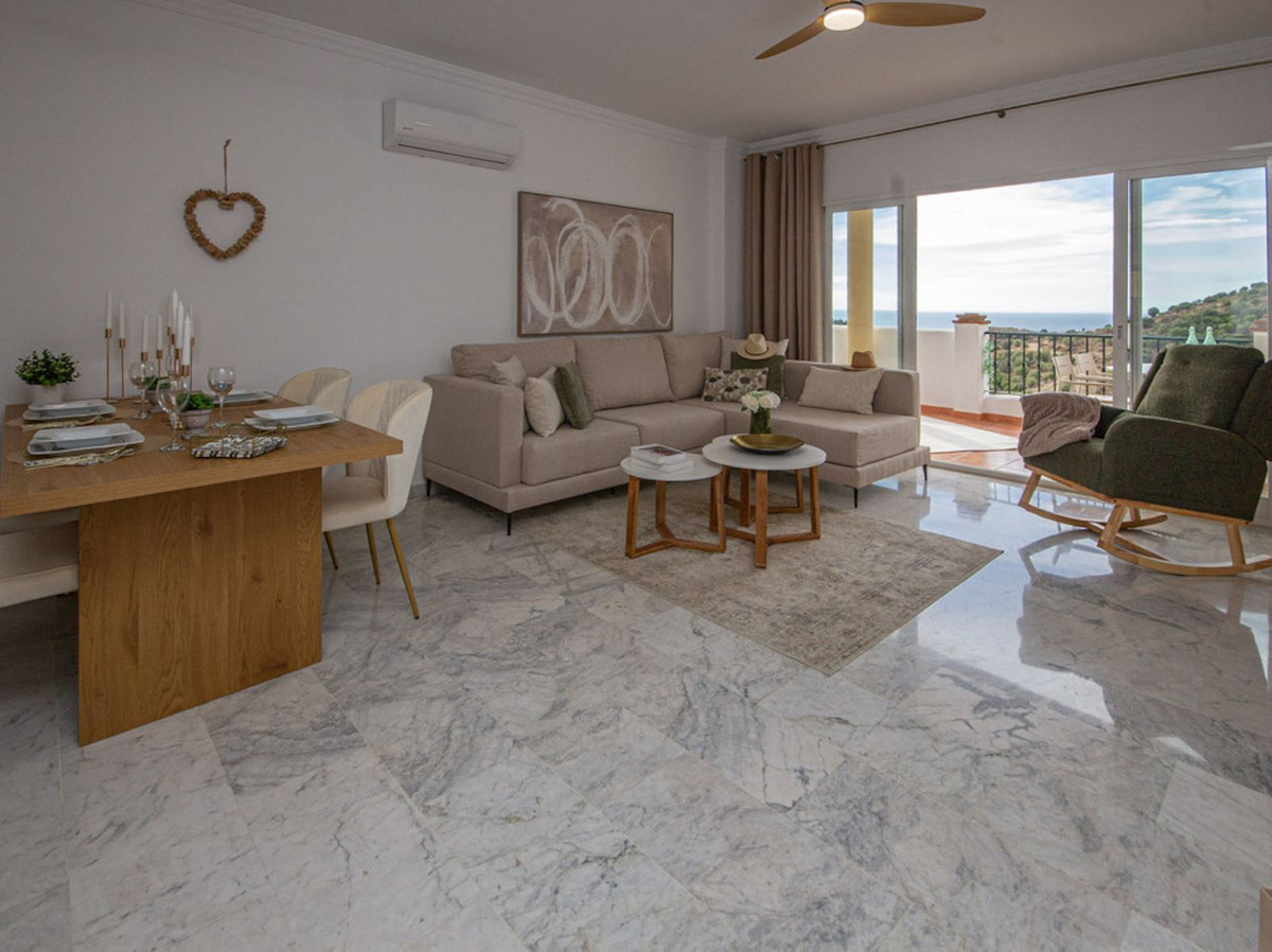 Te koop Middle Floor Apartment Costa Del Sol Calahonda € 499.000,-