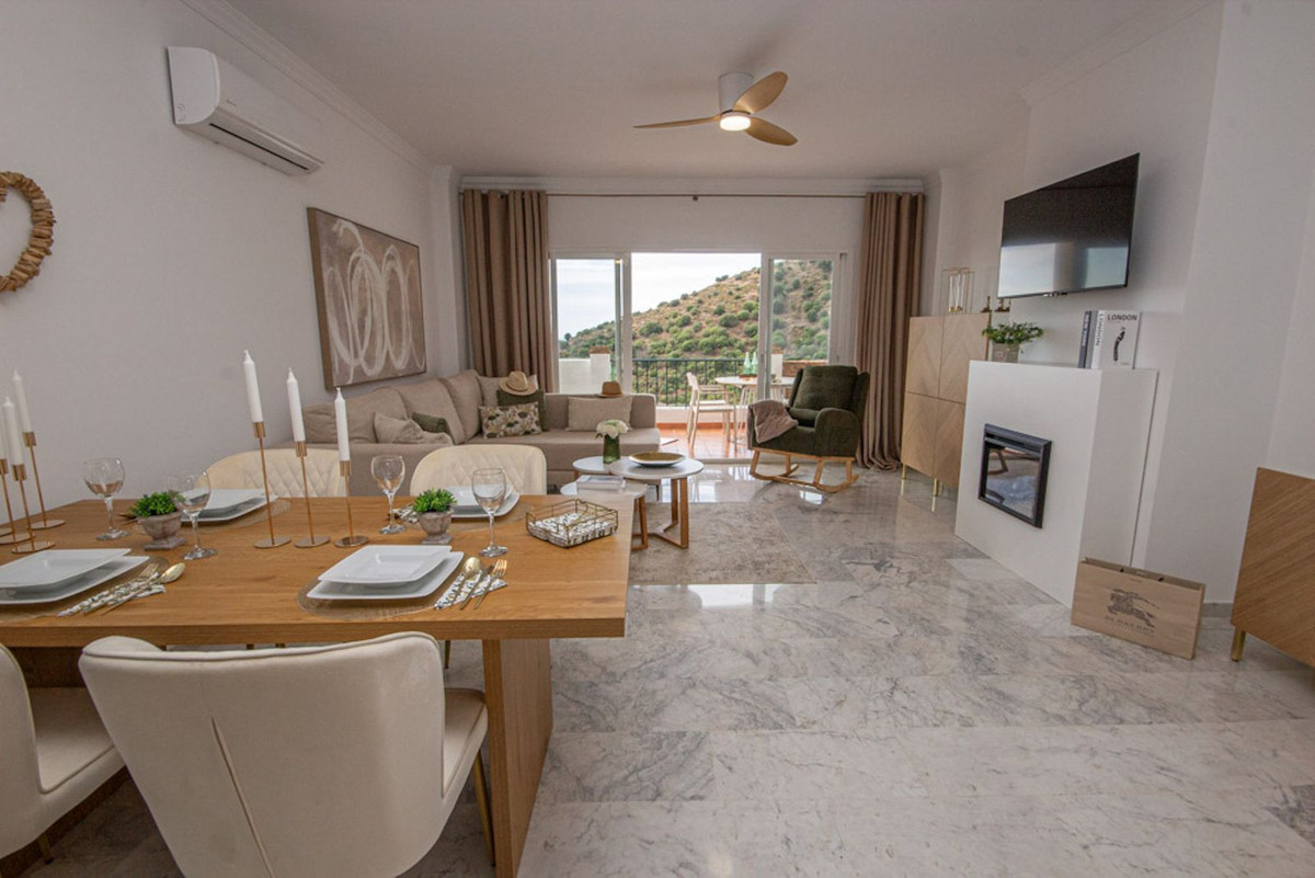 Te koop Middle Floor Apartment Costa Del Sol Calahonda € 499.000,-