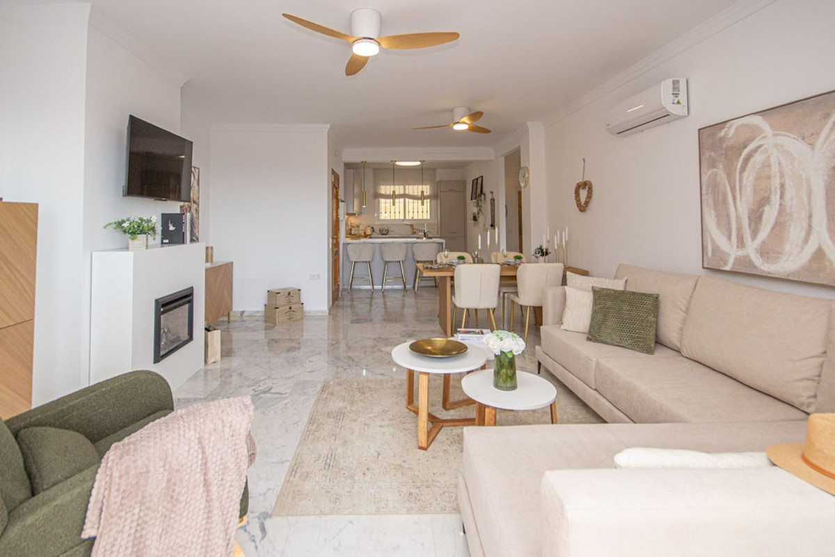 Te koop Middle Floor Apartment Costa Del Sol Calahonda € 499.000,-
