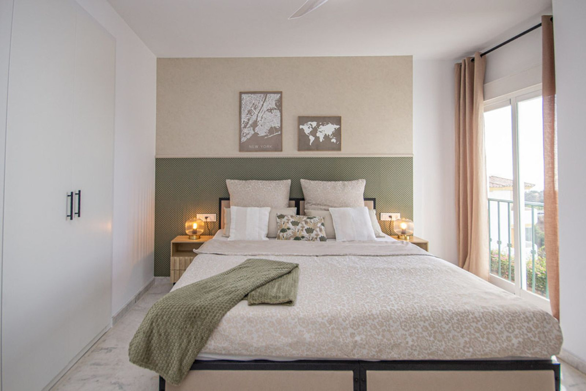 Te koop Middle Floor Apartment Costa Del Sol Calahonda € 499.000,-