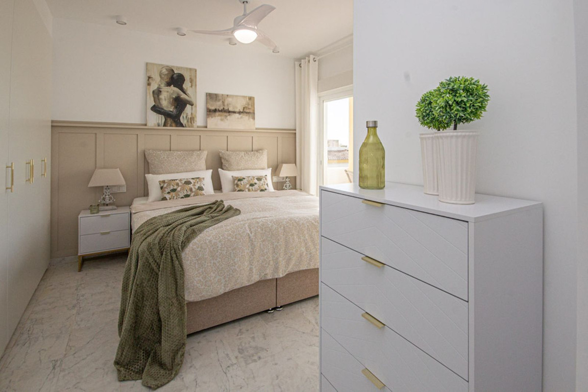 Te koop Middle Floor Apartment Costa Del Sol Calahonda € 499.000,-