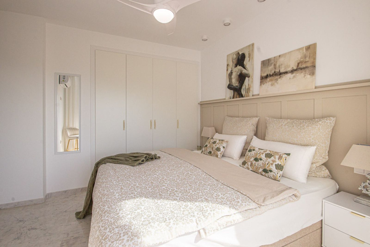 Te koop Middle Floor Apartment Costa Del Sol Calahonda € 499.000,-