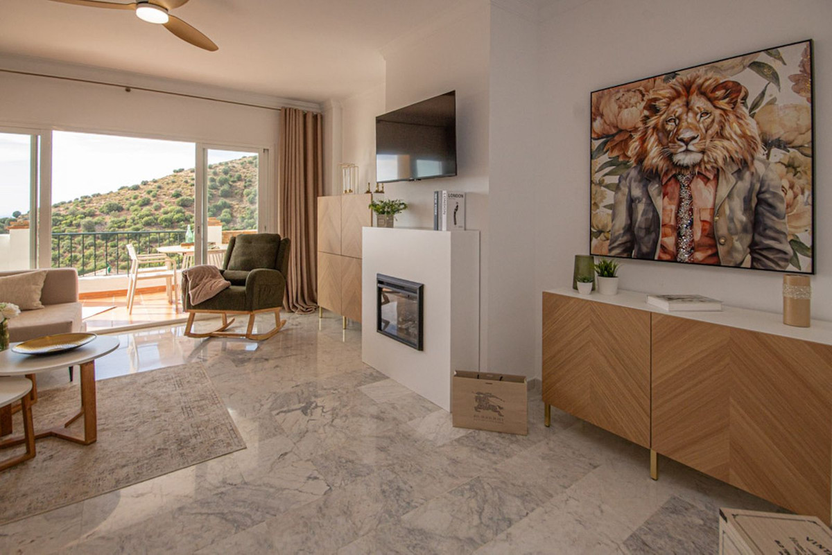 Te koop Middle Floor Apartment Costa Del Sol Calahonda € 499.000,-