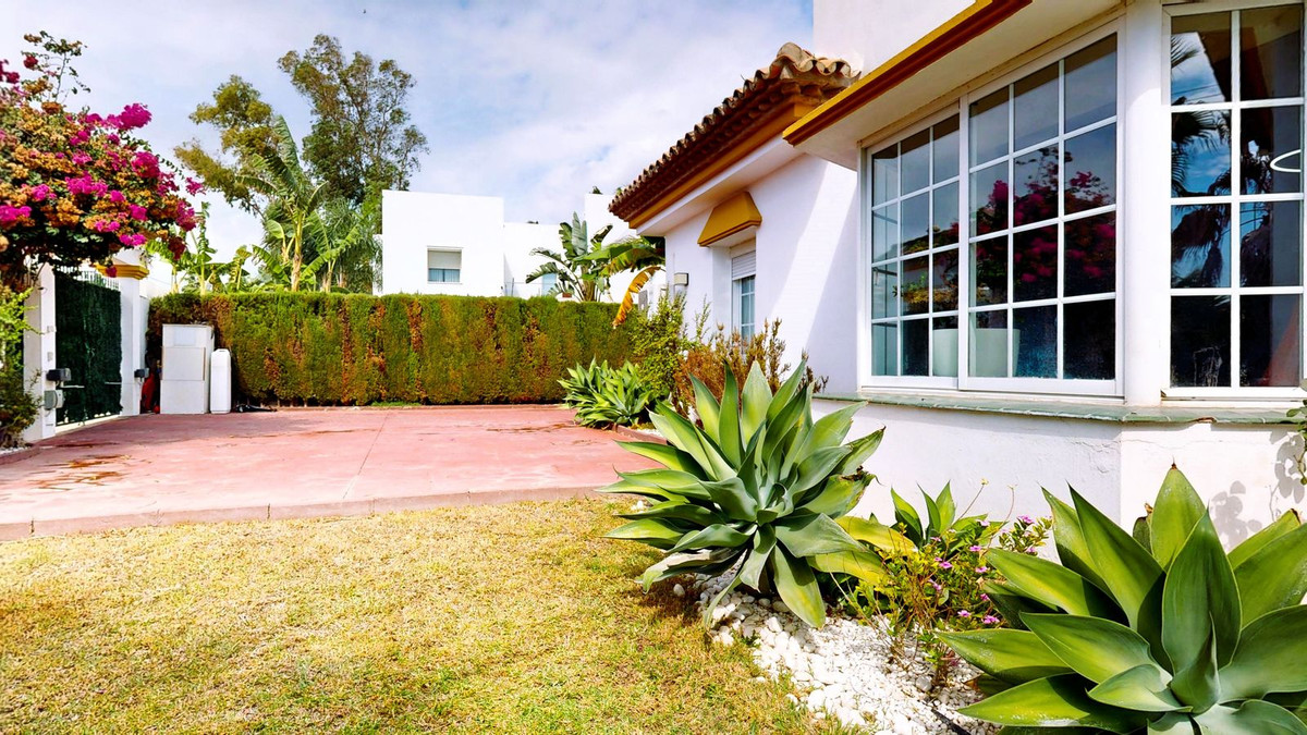 Te koop Vrijstaande Villa Costa Del Sol Guadalmina Alta € 2.650.000,-