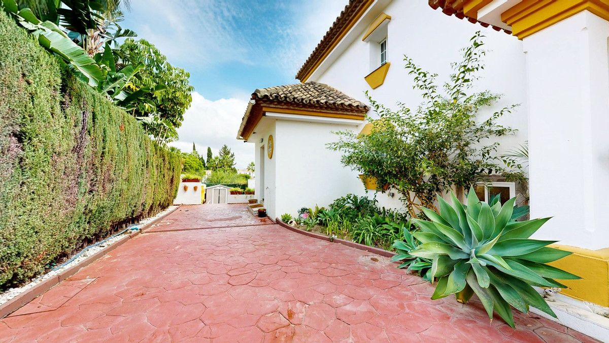 Te koop Vrijstaande Villa Costa Del Sol Guadalmina Alta € 2.650.000,-