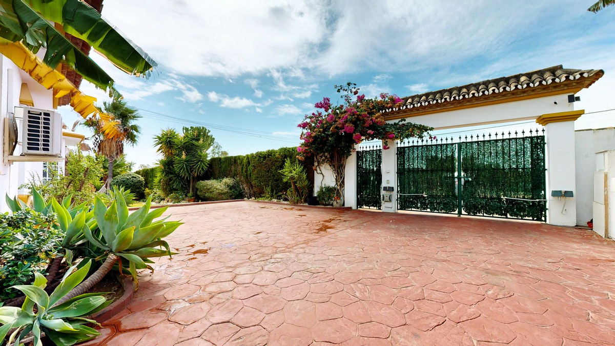 Te koop Vrijstaande Villa Costa Del Sol Guadalmina Alta € 2.650.000,-