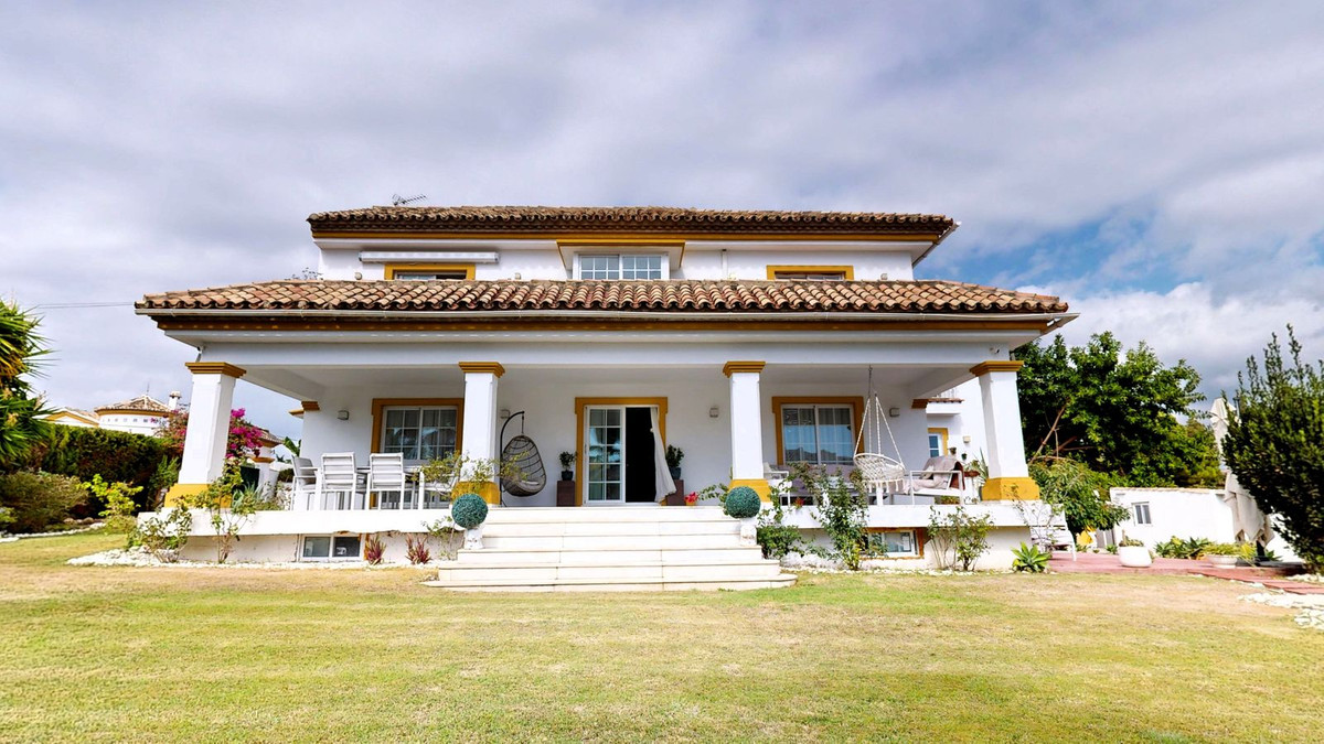 Te koop Vrijstaande Villa Costa Del Sol Guadalmina Alta € 2.650.000,-