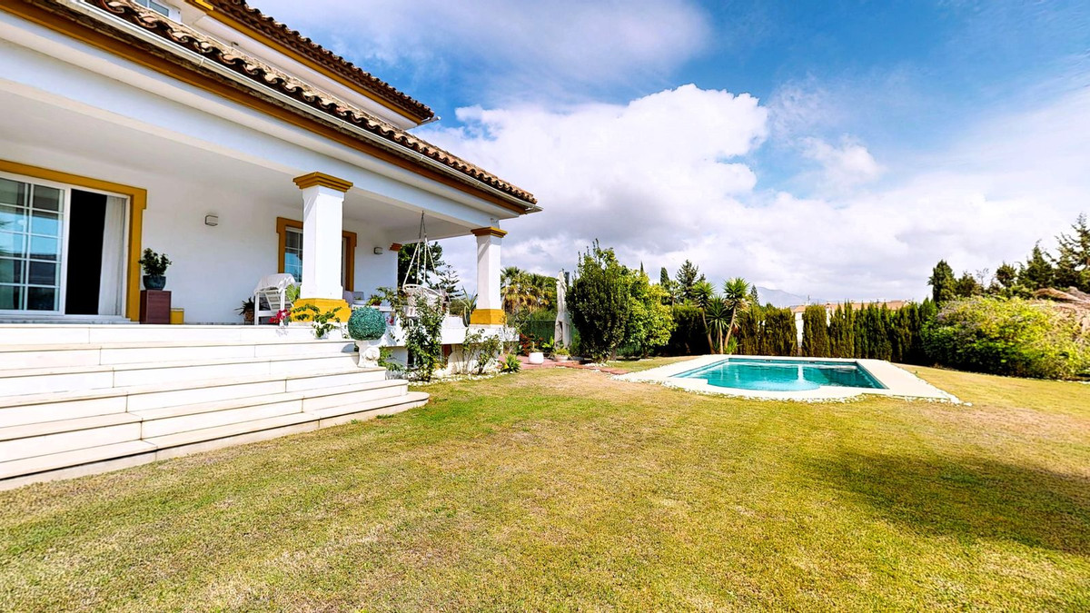 Te koop Vrijstaande Villa Costa Del Sol Guadalmina Alta € 2.650.000,-