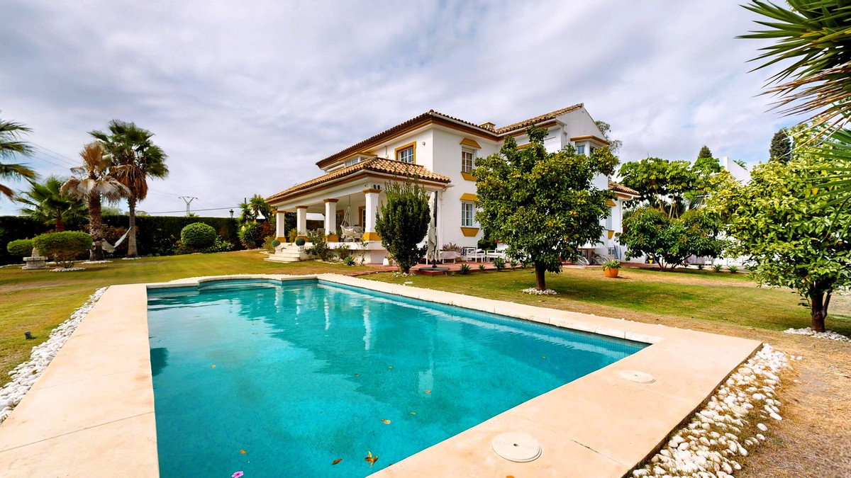 Te koop Vrijstaande Villa Costa Del Sol Guadalmina Alta € 2.650.000,-