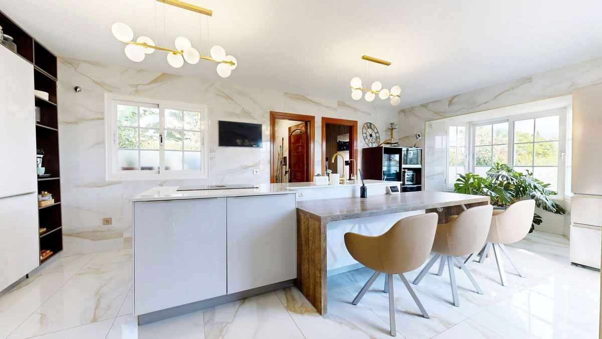 Te koop Vrijstaande Villa Costa Del Sol Guadalmina Alta € 2.650.000,-