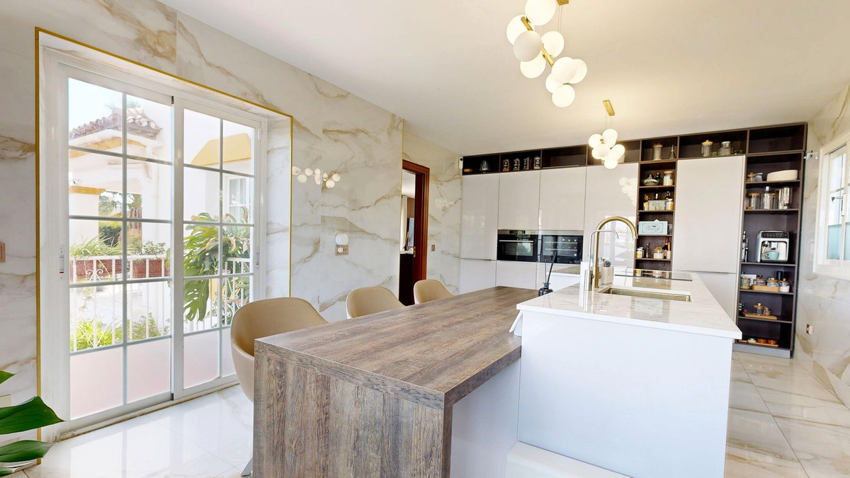 Te koop Vrijstaande Villa Costa Del Sol Guadalmina Alta € 2.650.000,-