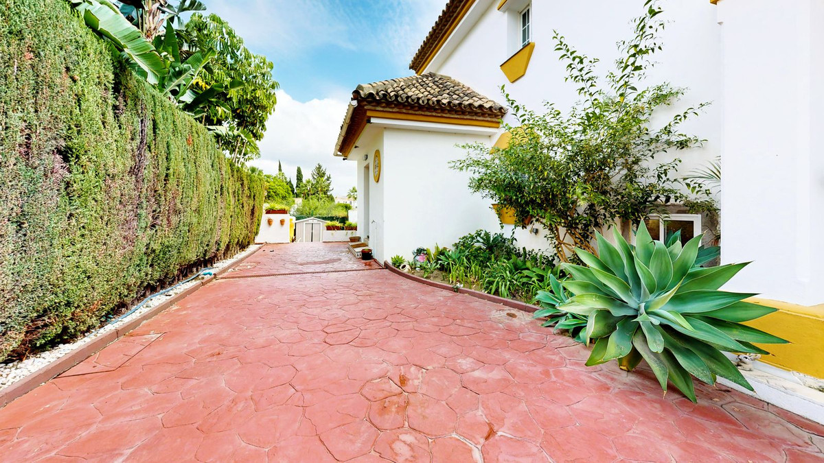 Te koop Vrijstaande Villa Costa Del Sol Guadalmina Alta € 2.650.000,-