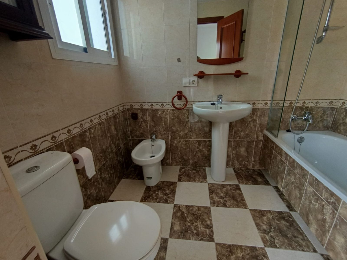 Te koop Middle Floor Apartment Costa Del Sol Los Boliches € 339.000,-