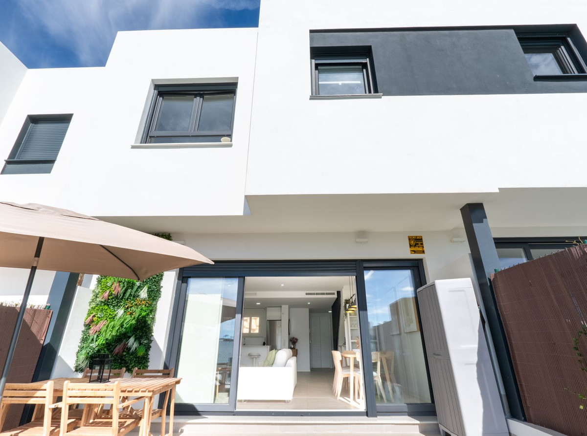 Te koop Herenhuis Costa Del Sol La Cala De Mijas € 899.000,-