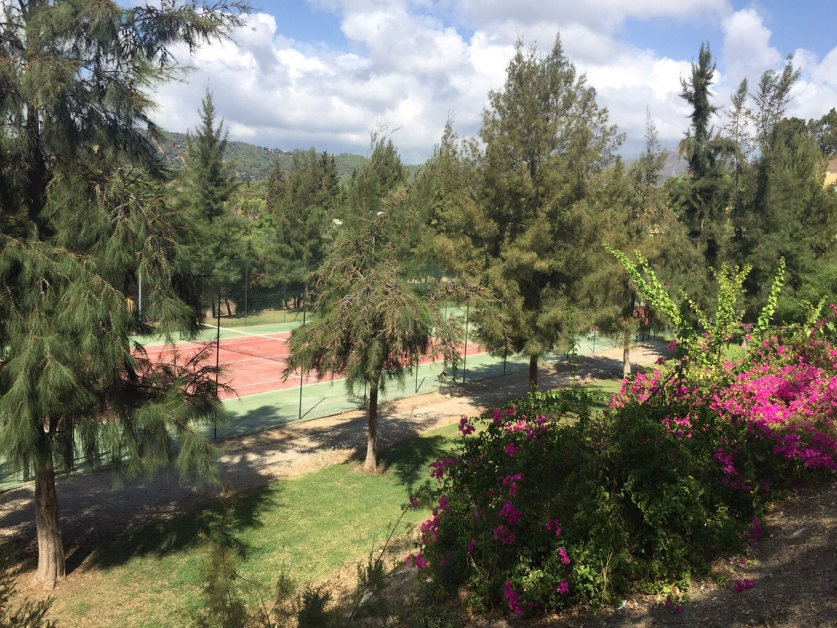 Te koop Middle Floor Apartment Costa Del Sol Benahavís € 370.000,-