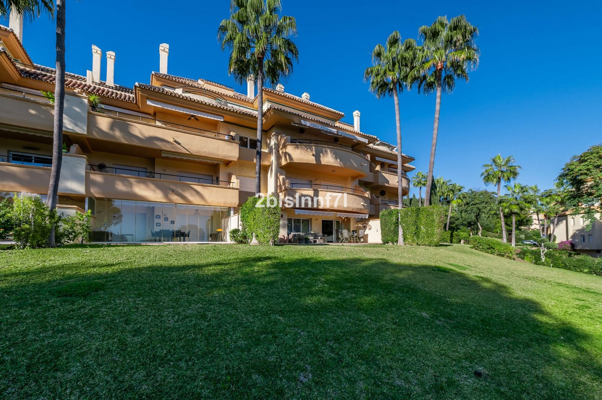 Te koop Gelijkvloers appartement Costa Del Sol Elviria € 585.000,-