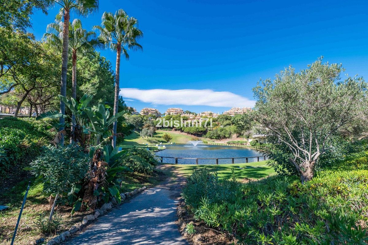 Te koop Gelijkvloers appartement Costa Del Sol Elviria € 585.000,-