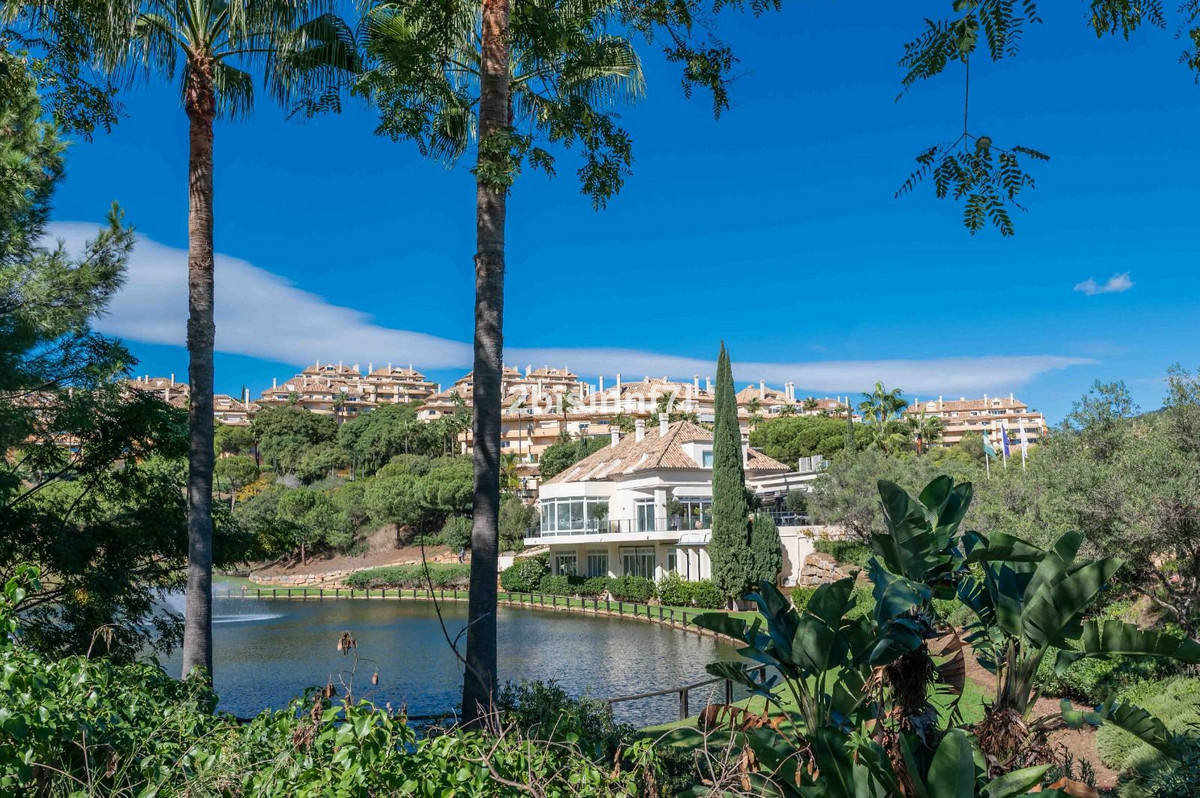 Te koop Gelijkvloers appartement Costa Del Sol Elviria € 585.000,-