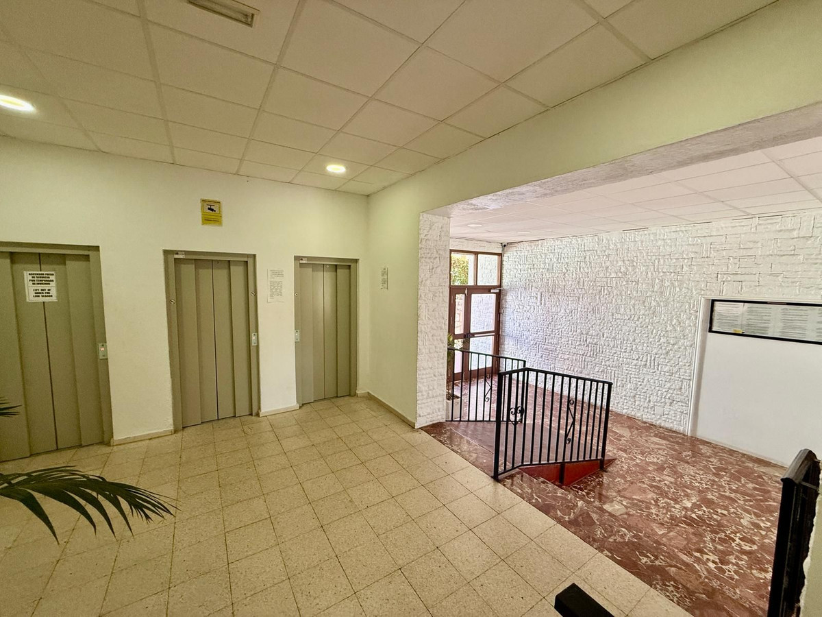 Te koop Middle Floor Apartment Costa Del Sol Benalmadena Costa € 235.000,-