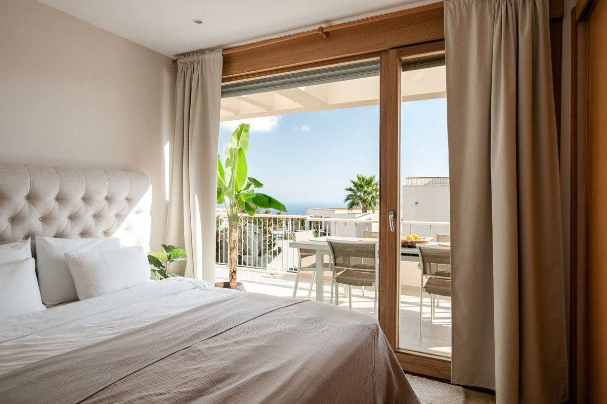 Te koop Middle Floor Apartment Costa Del Sol Altos De Los Monteros € 569.000,-