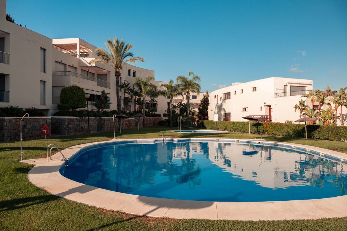 Te koop Middle Floor Apartment Costa Del Sol Altos De Los Monteros € 569.000,-
