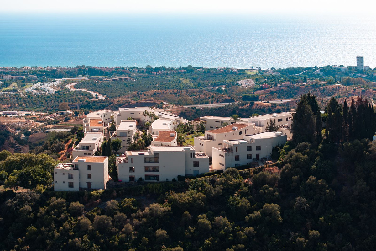 Te koop Middle Floor Apartment Costa Del Sol Altos De Los Monteros € 569.000,-