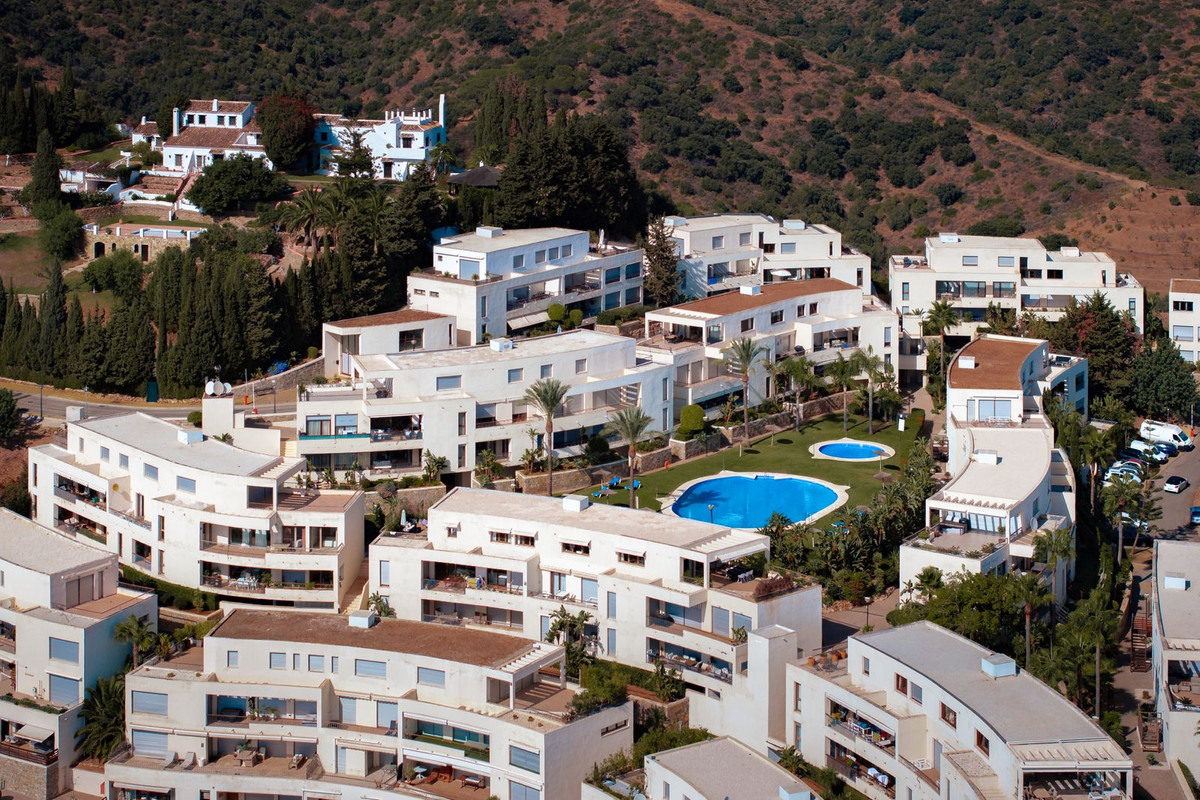 Te koop Middle Floor Apartment Costa Del Sol Altos De Los Monteros € 569.000,-