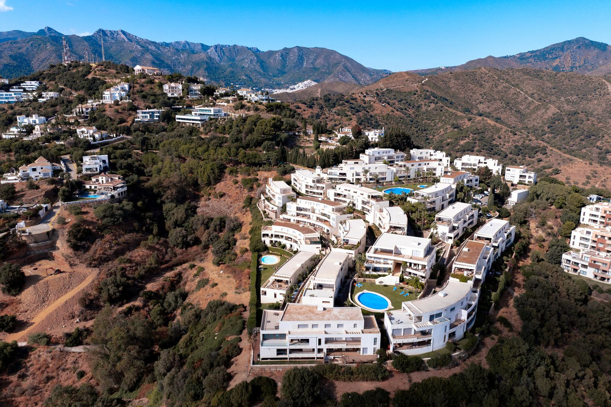 Te koop Middle Floor Apartment Costa Del Sol Altos De Los Monteros € 569.000,-