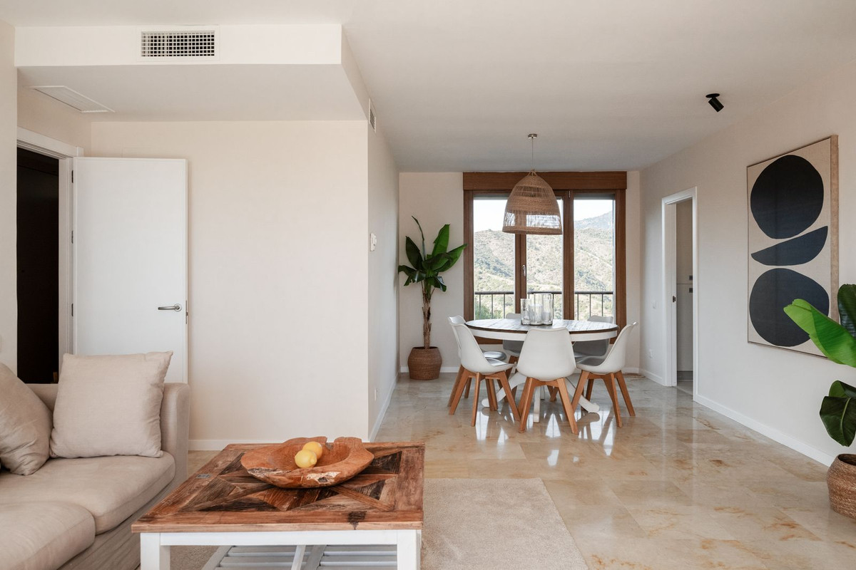 Te koop Middle Floor Apartment Costa Del Sol Altos De Los Monteros € 569.000,-