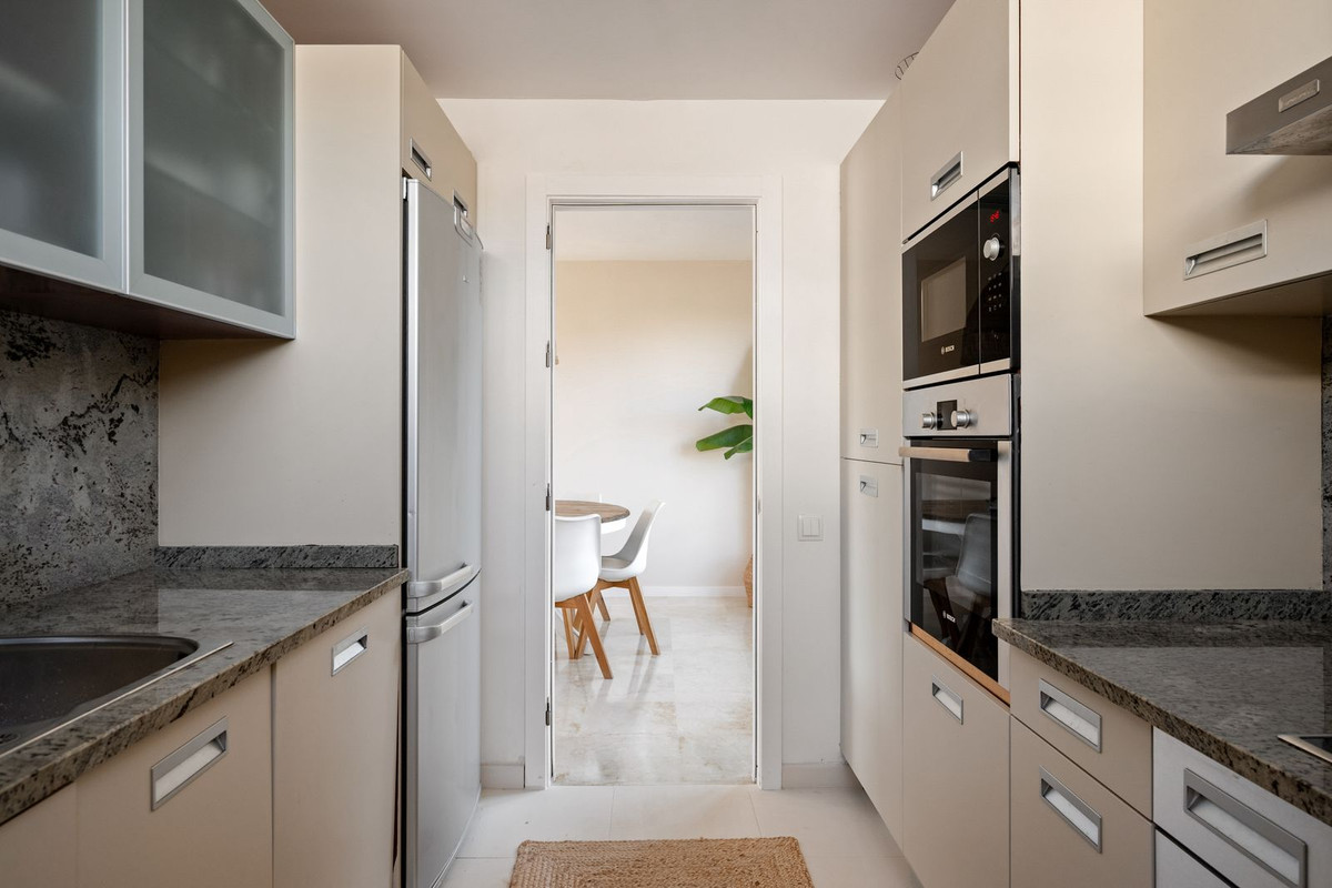 Te koop Middle Floor Apartment Costa Del Sol Altos De Los Monteros € 569.000,-