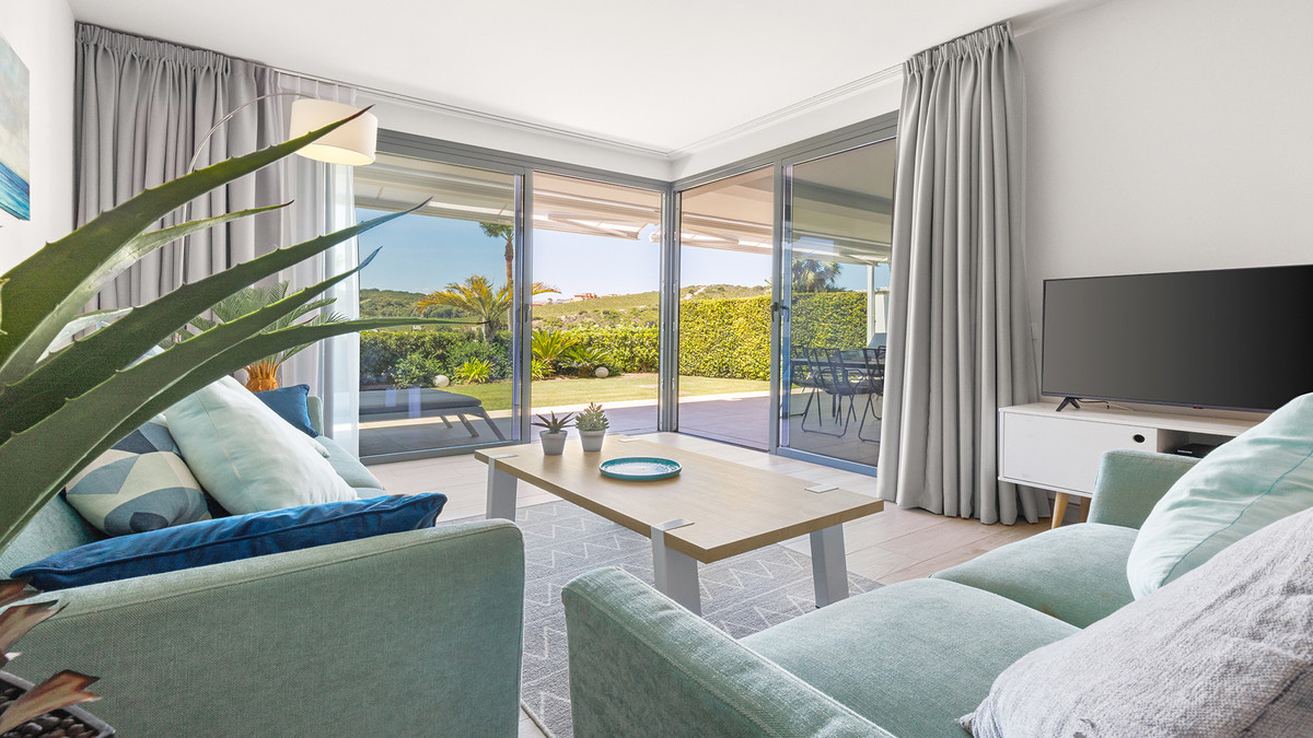 Te koop Middle Floor Apartment Costa Del Sol Casares € 389.000,-