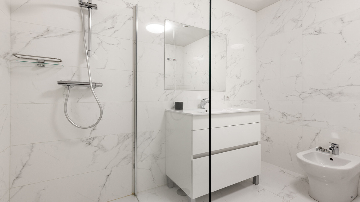 Te koop Middle Floor Apartment Costa Del Sol Casares € 389.000,-